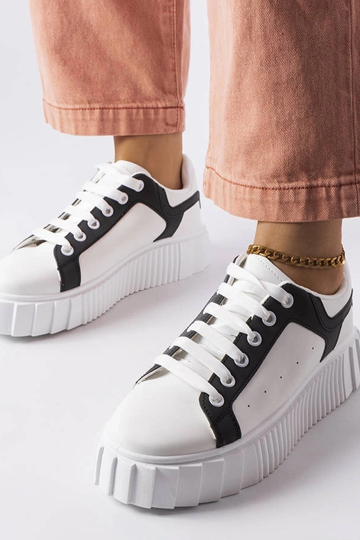 Zapatillas blancas con plataforma...