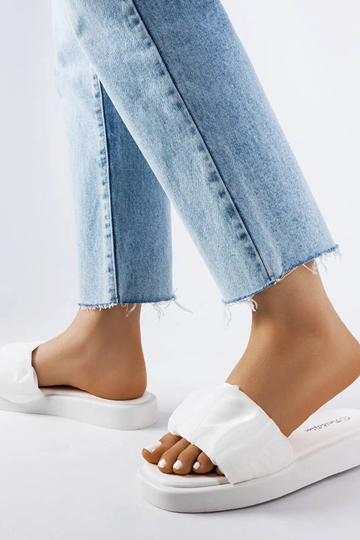 Chanclas con volantes de White Boulevard