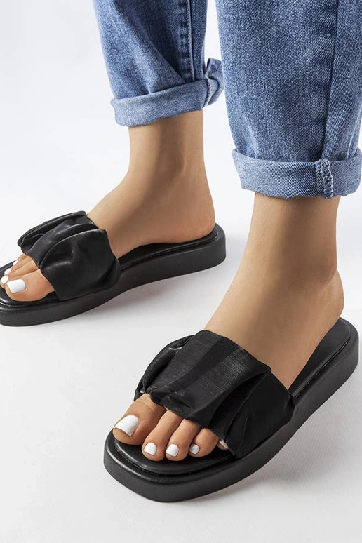Chanclas con volantes Black Boulevard
