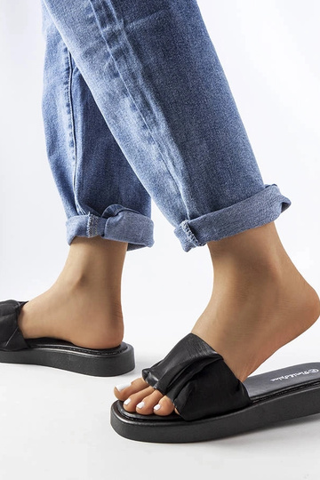 Chanclas con volantes Black Boulevard 2
