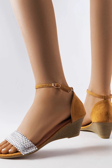 Sandalias de cuña Veltri...