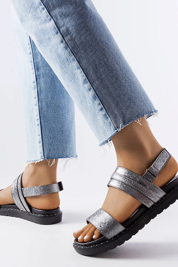 Sandalias grises brillantes... 2