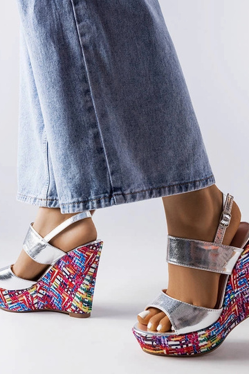 Sandalias plateadas con...