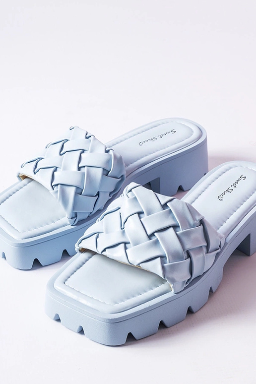 Chanclas con suela de tractor azul Lora