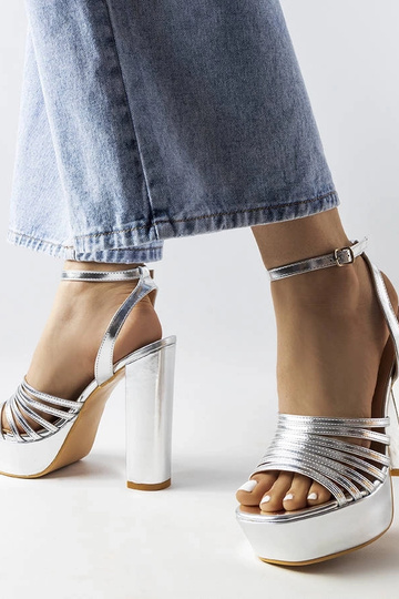 Sandalias de tacón de... 2