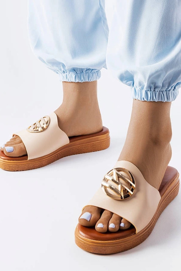 Chanclas de plataforma beige de Michelle