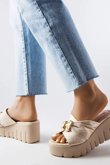 Sandalias de cuña para mujer Laura Gold 2