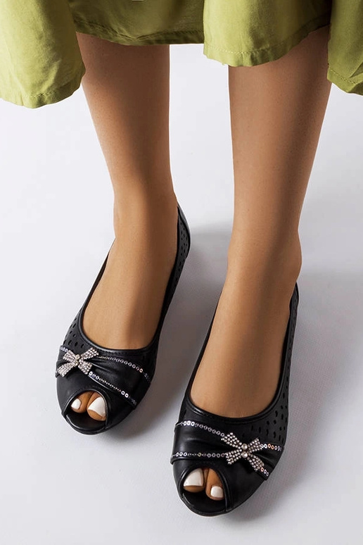 Bailarinas negras caladas con lazo... Bailarinas negras caladas con lazo...