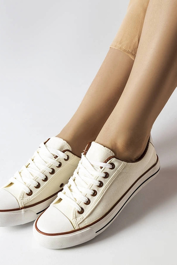 Zapatillas de tejido blanco... 2