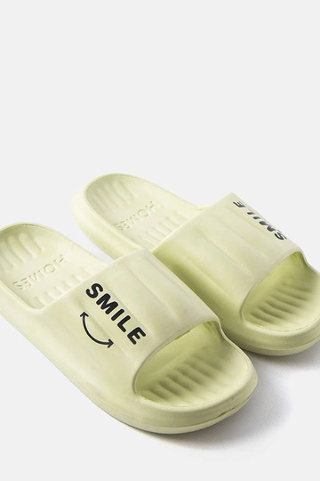 Chanclas de espuma verde...