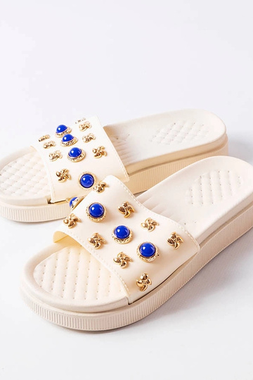 Chanclas Montesarchio decoradas en color beige 2