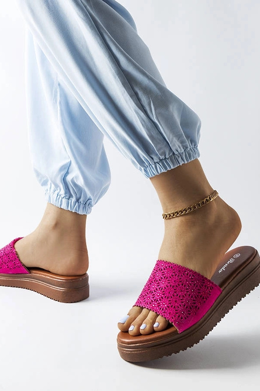 Mules calados rosa oscuro con... Mules calados rosa oscuro con...