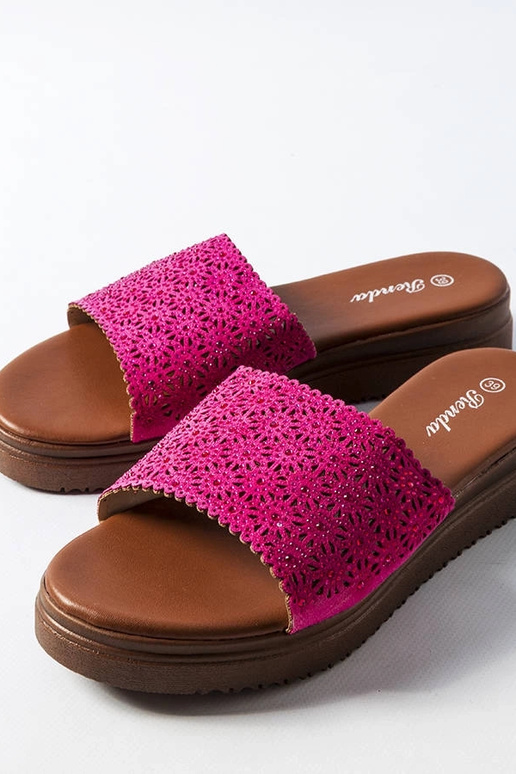 Mules calados rosa oscuro con... Mules calados rosa oscuro con...