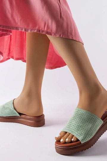 Chanclas verdes con parte superior calada Idabel 2