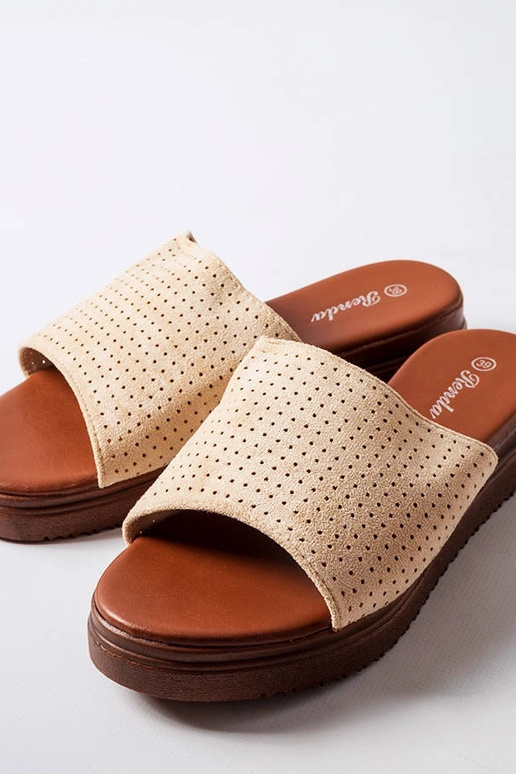 Zapatillas color arena con caña de... Zapatillas color arena con caña de...