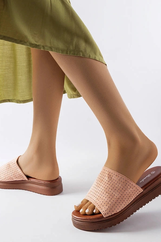 Chanclas rosas con parte superior... Chanclas rosas con parte superior...