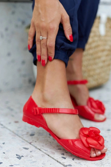 Bailarinas rojas con flor...