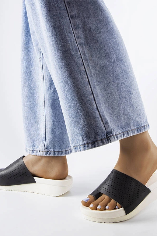 Sandalias de cuña Monferrato negras