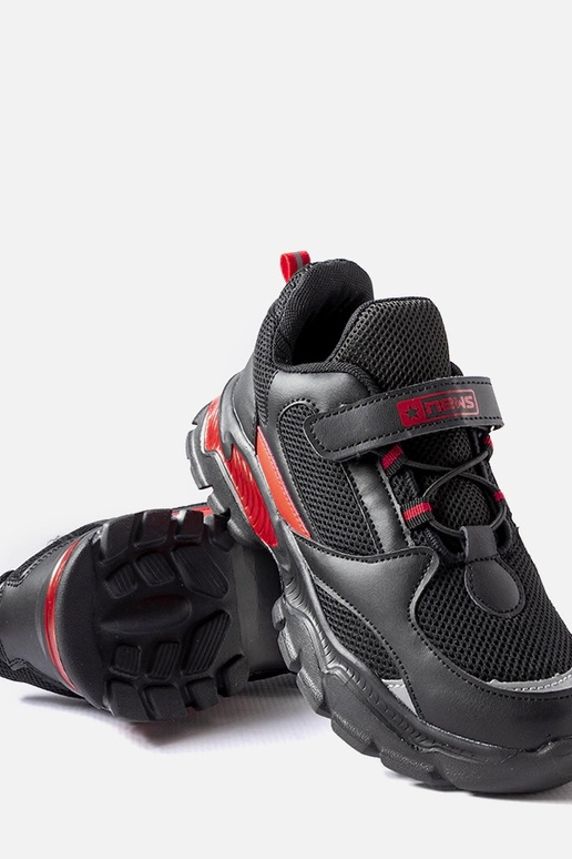 Zapatillas deportivas negras y rojas... Zapatillas deportivas negras y rojas...