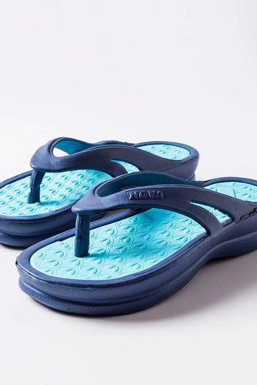 Chanclas ligeras Isla en color azul marino 2