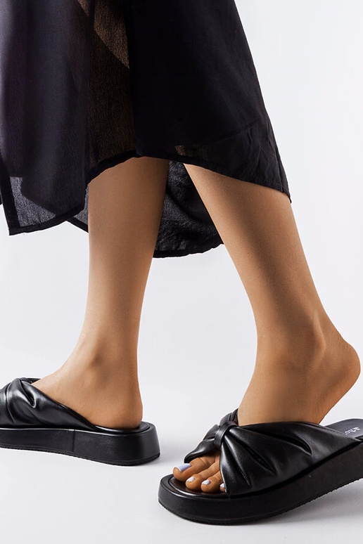 Chanclas negras de cuña baja Hog