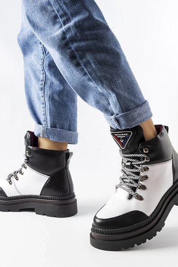Botas aislantes Solofra en blanco y negro 2