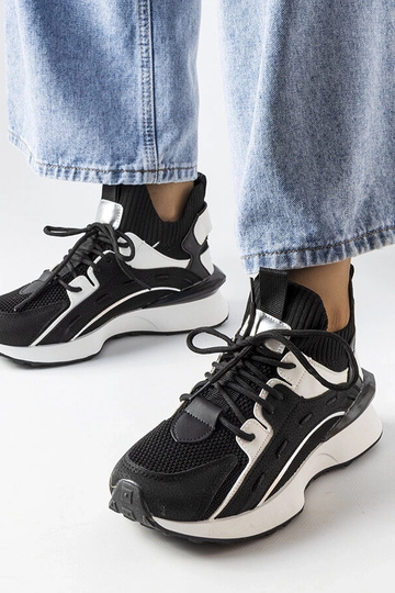 Zapatillas deportivas...