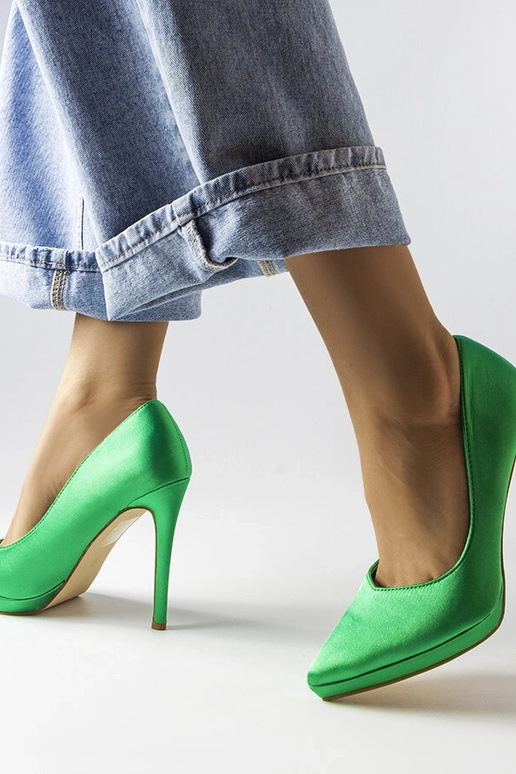 Tacones de satén verde Silje
