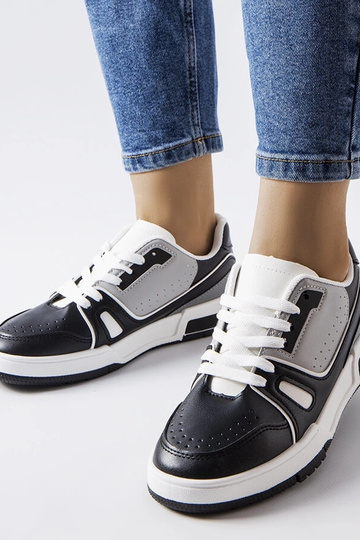 Zapatillas deportivas...