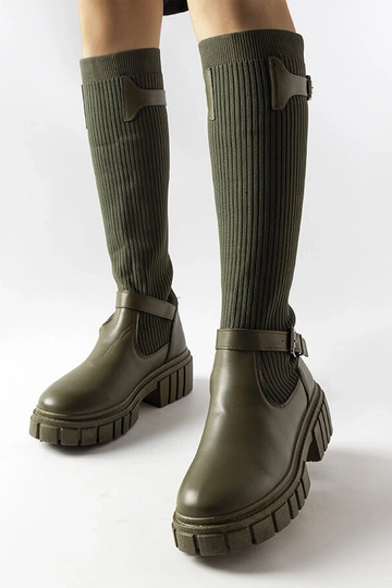 Botas de caña alta verdes...