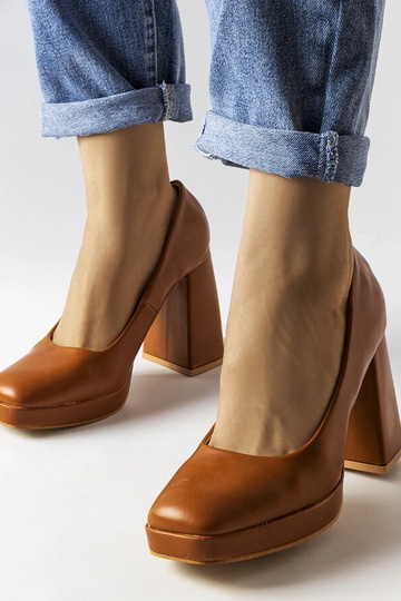 Zapatos de tacón alto... 2