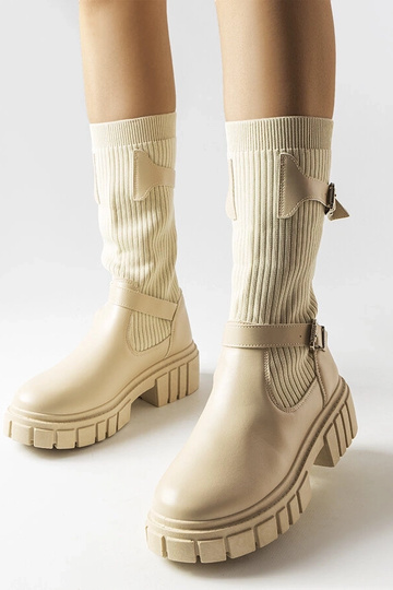 Botas beige elegantes con...