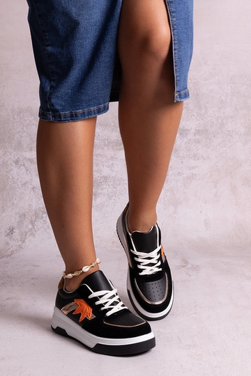 Zapatillas negras de ante...