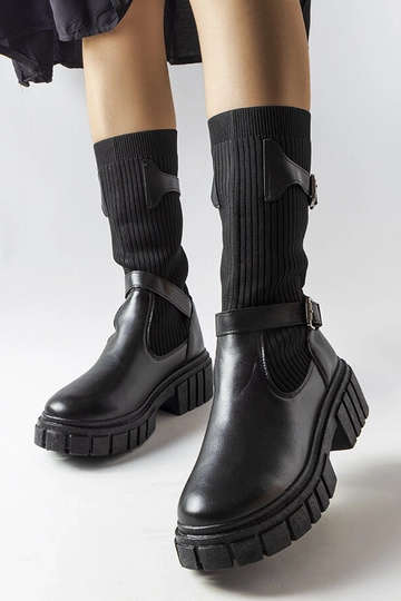 Botas negras elegantes con...