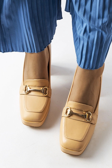 Zapatos de salón beige con tacón geométrico Blaiss 2