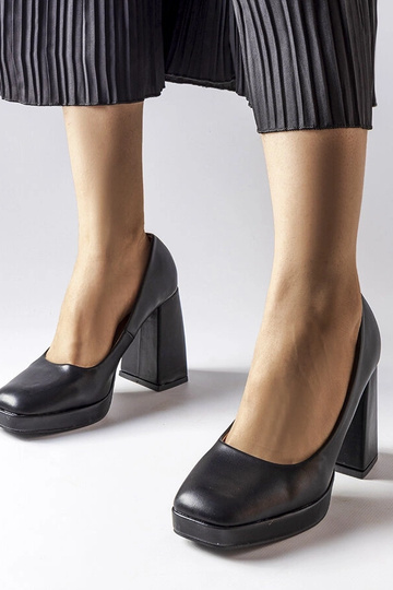 Zapatos de tacón alto... 2