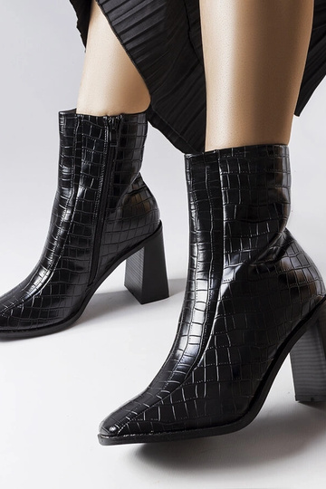 Botines negros imitación...