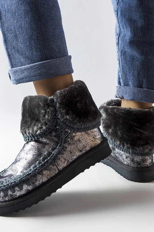 Botas metálicas grises de invierno,...