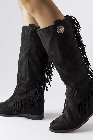 Botas negras con cuña...