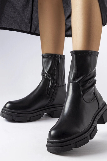 Botas negras aislantes Helvi