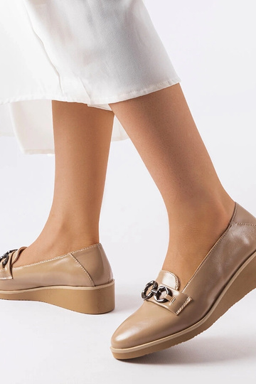 Mocasines de cuña de piel de charol beige Erin 2