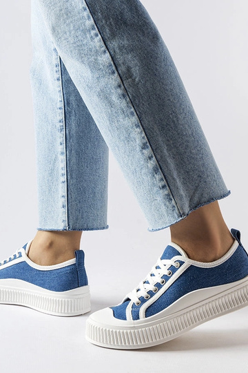 Zapatos azules con... 2