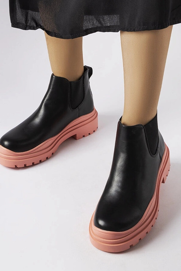 Botines negros sobre... 2