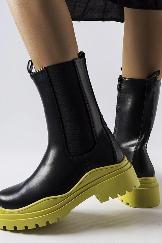 Botines negros con suela Delebio...