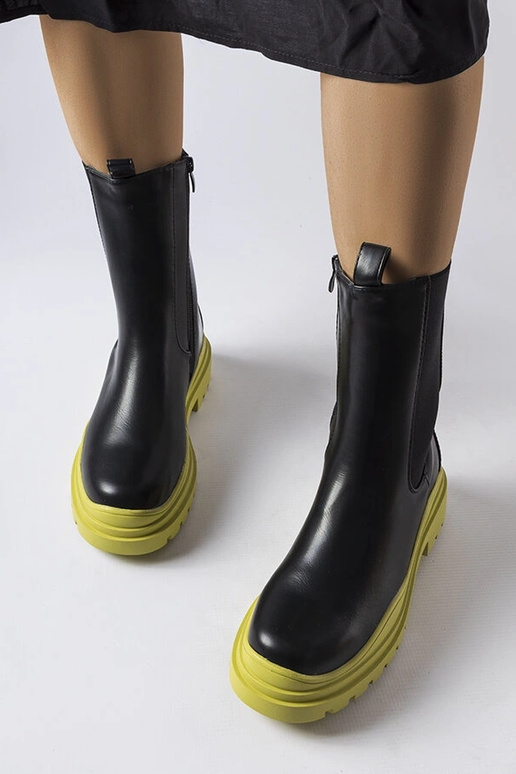 Botines negros con suela Delebio...