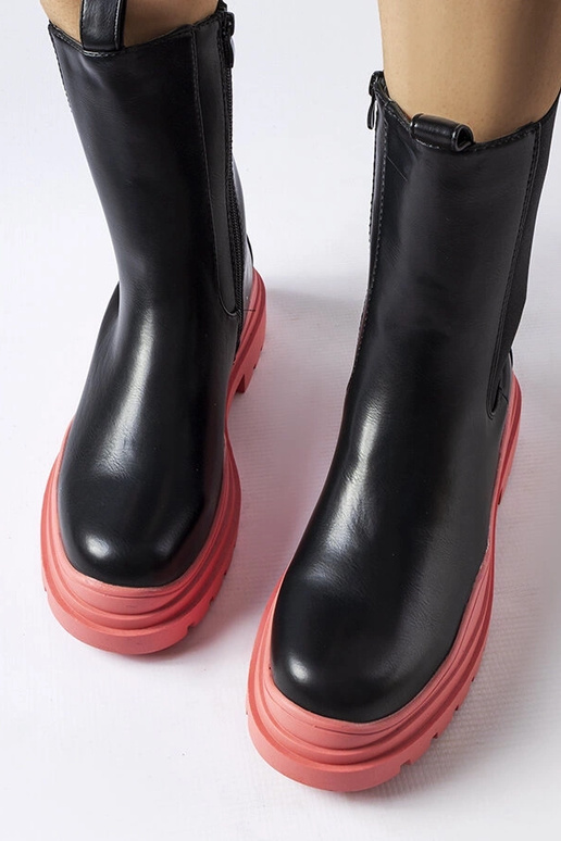 Botines negros con suela Delebio...