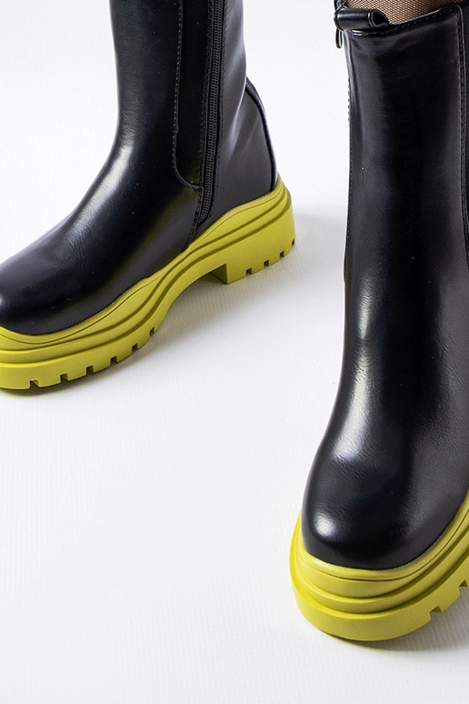 Botines negros con suela Delebio...