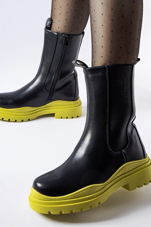 Botines negros con suela Delebio...