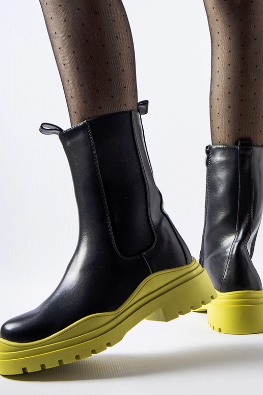 Botines negros con suela Delebio...