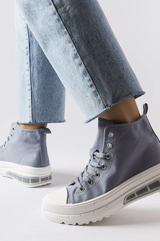 Zapatillas altas de color gris tranquilo